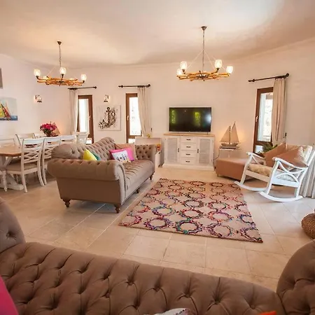 Villa Fleming - A Sea View Paradise
